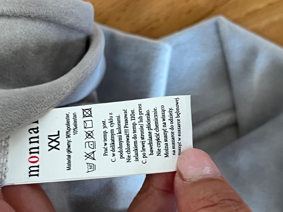 Bluzka welurowa, Monnari