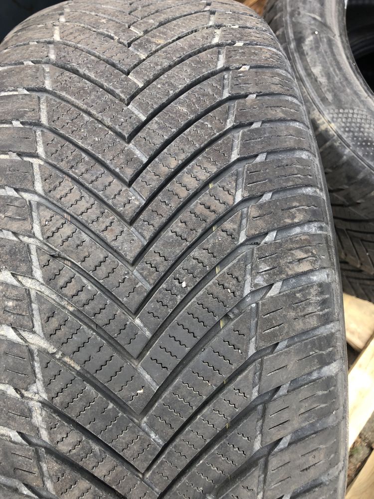 Opony wielosezonowe 205/55R16 50calosc