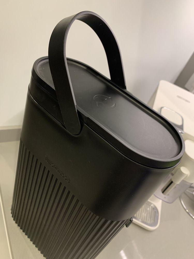 Maquina Nespresso Latissima One - Delonghi