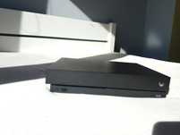 Xbox one x z padem
