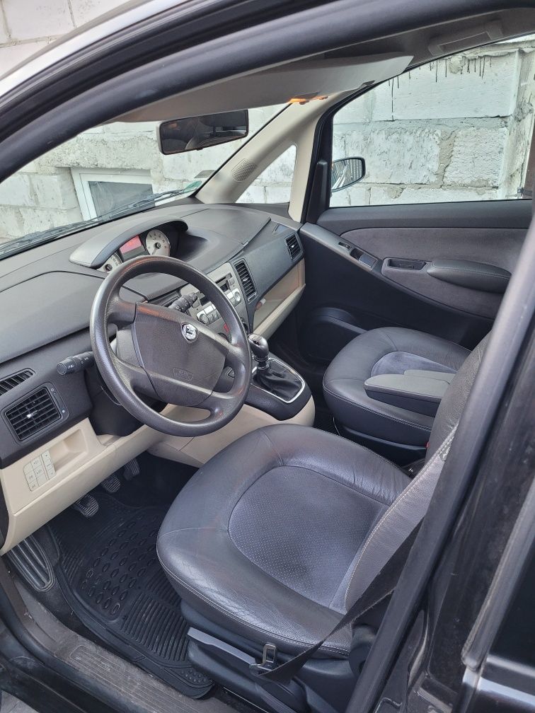 Lancia Musa 1.4b 2005r.