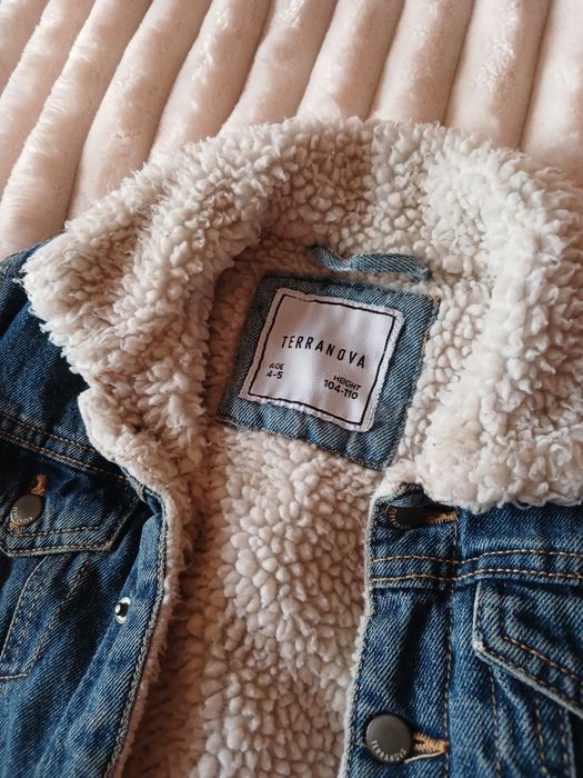 Джинсова куртка з підкладом  4-5 років