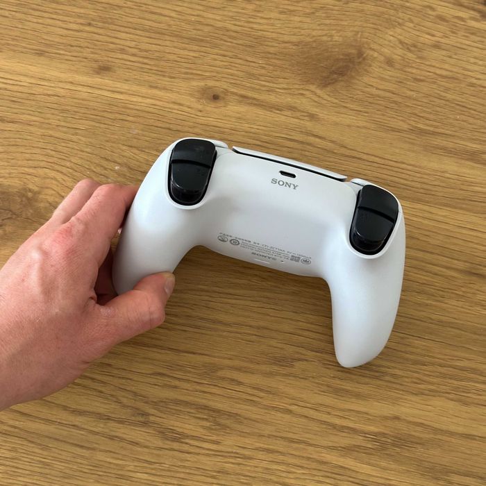 Pad DualShock 4 w obudowie DualSense – nowy, działa z PS4/PC!