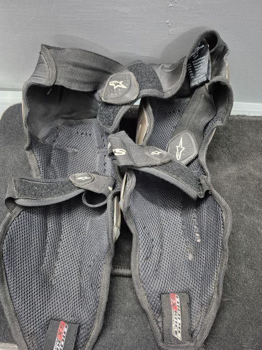 Наколенники мото Alpinestars