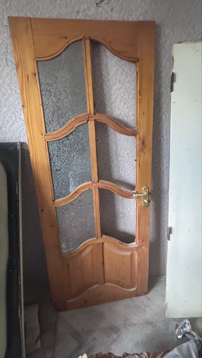 Продам міжкімнатні дерев’яні двері б/у (без коробки)