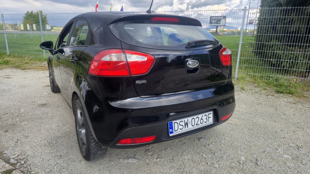 Zadbana Kia Rio ** Benzyna ** Klima ** Niski Przebieg