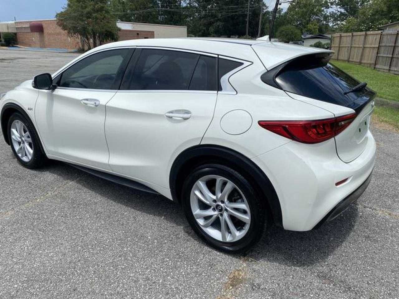 2017 Infiniti Qx30 Base