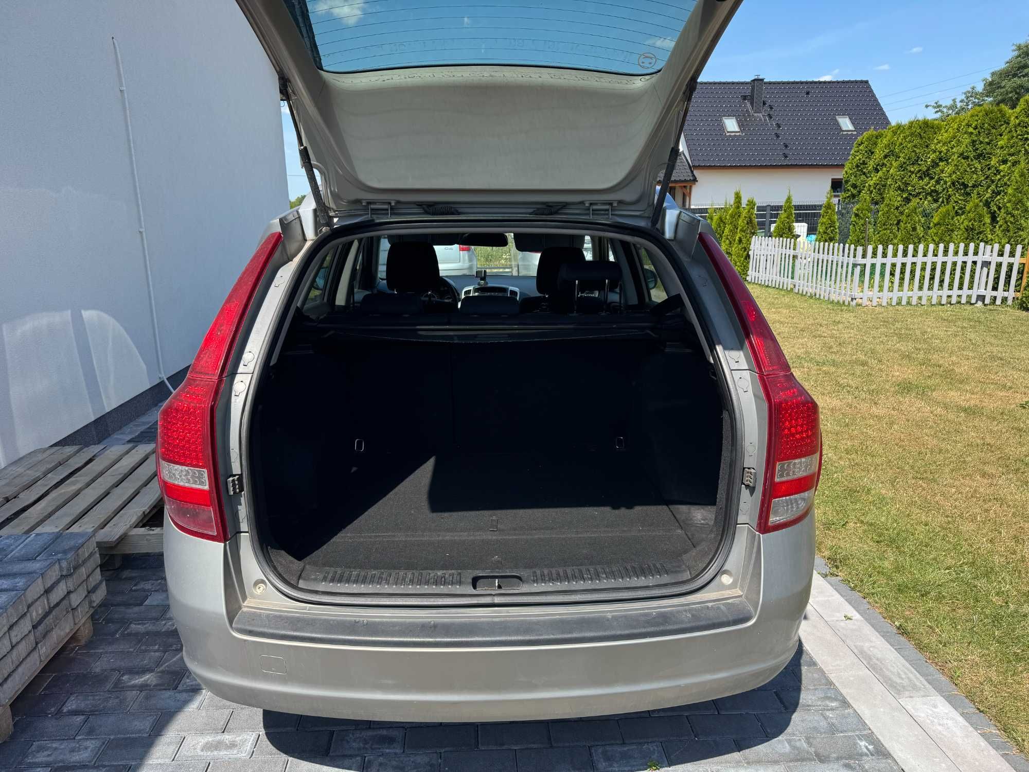 Kia ceed 1.6 CRDI, z Polskiego salonu