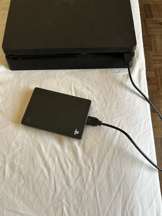 Ps4 500 gb com armazenamento externo de 2 Tb