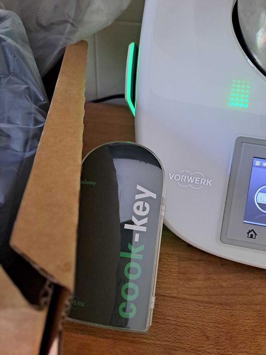 Bimby TM5 usada, com lâmina, varoma e borboleta novos. Oferta Cook-key