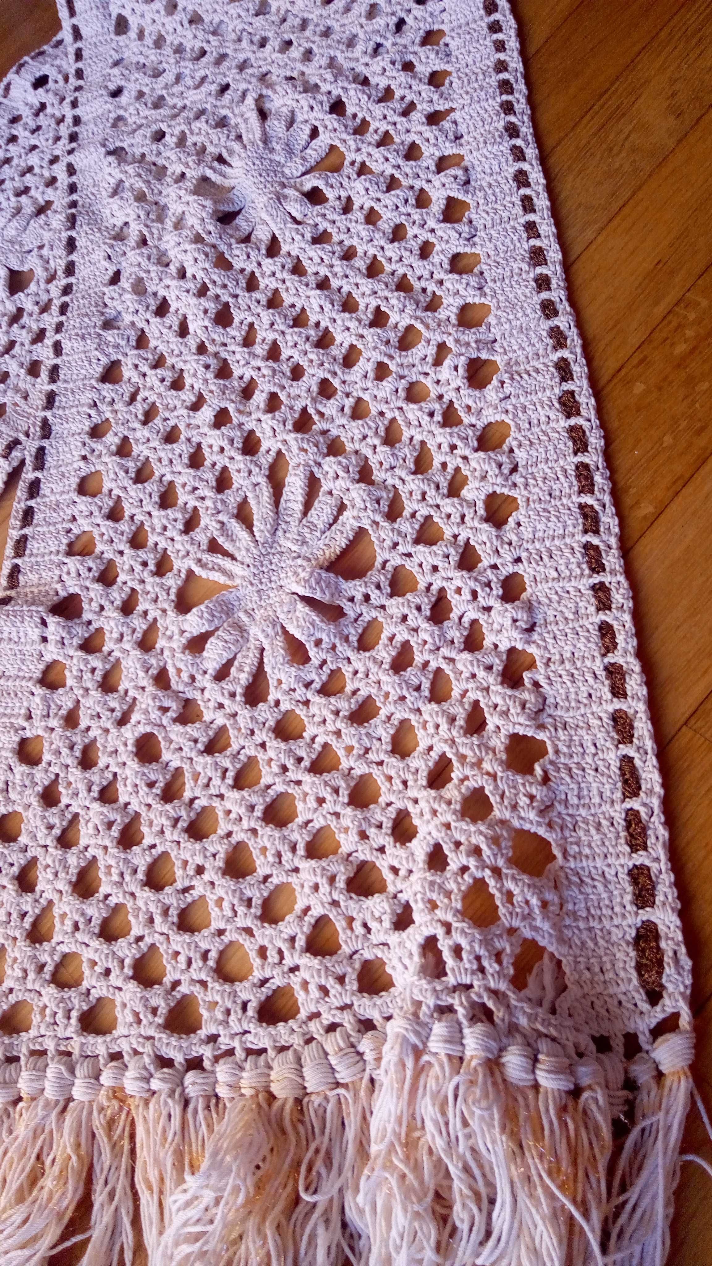 Panos diversos feitos em crochet e outros