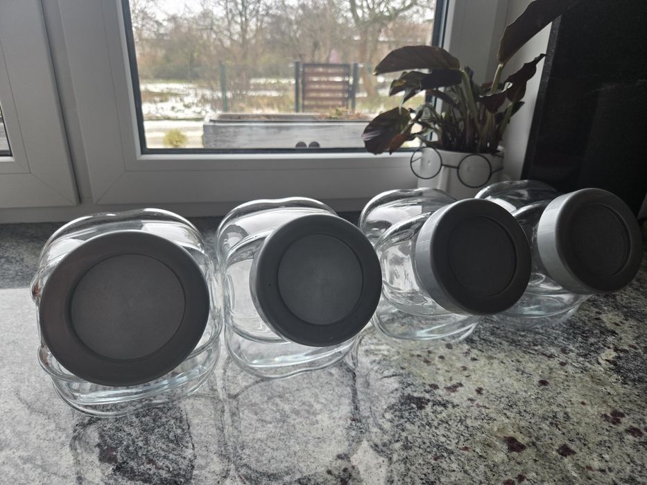 4 duże szklane pojemniki Ikea
