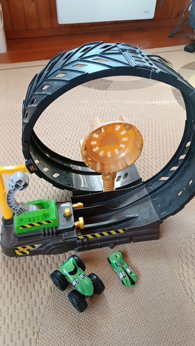 Трек хотвілс для дітей.