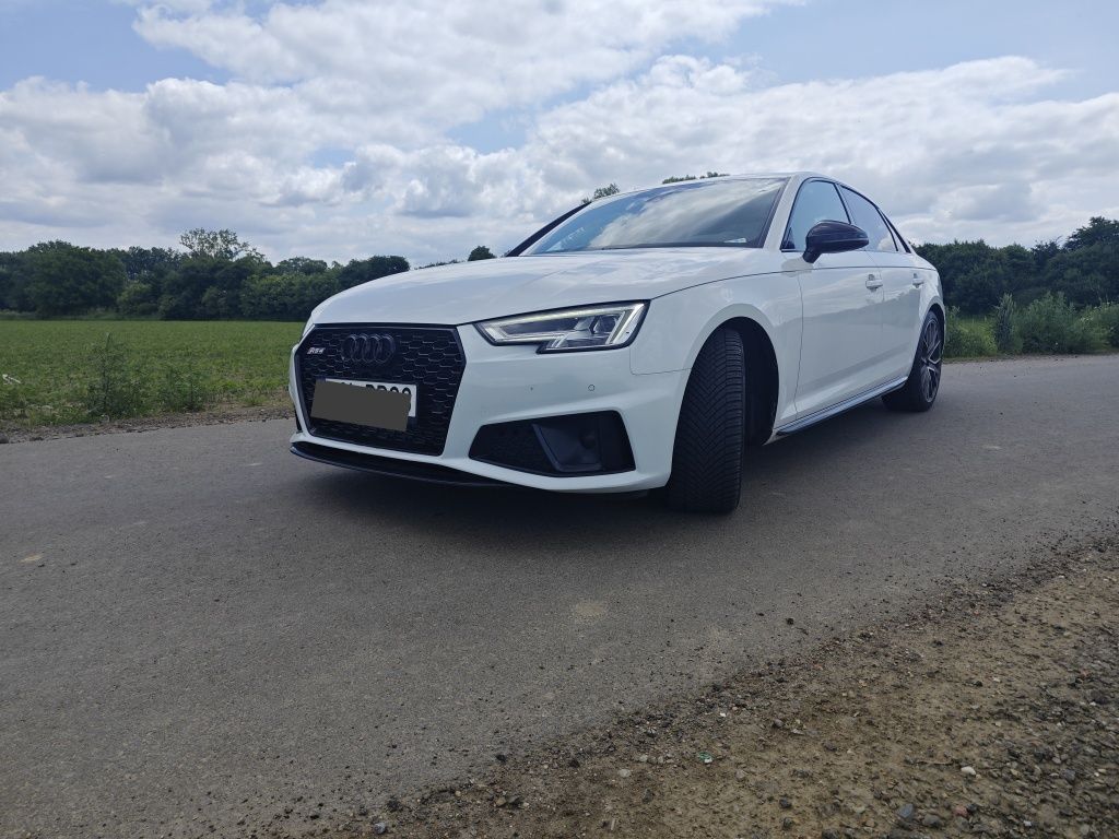 Zamienię audi a4 b9 competition 2019r quattro S-Line