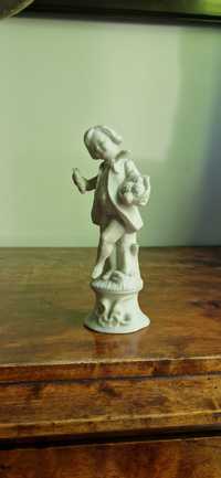 Figurka porcelana biskwit sygnowana Chlopiec z winem antyk secesja