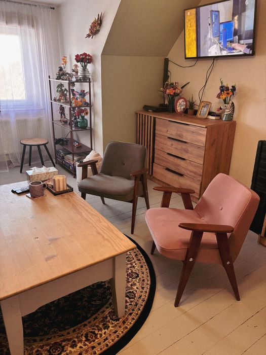 Fotel chierowskiego chierowski 366 szary różowy retro vintage stary