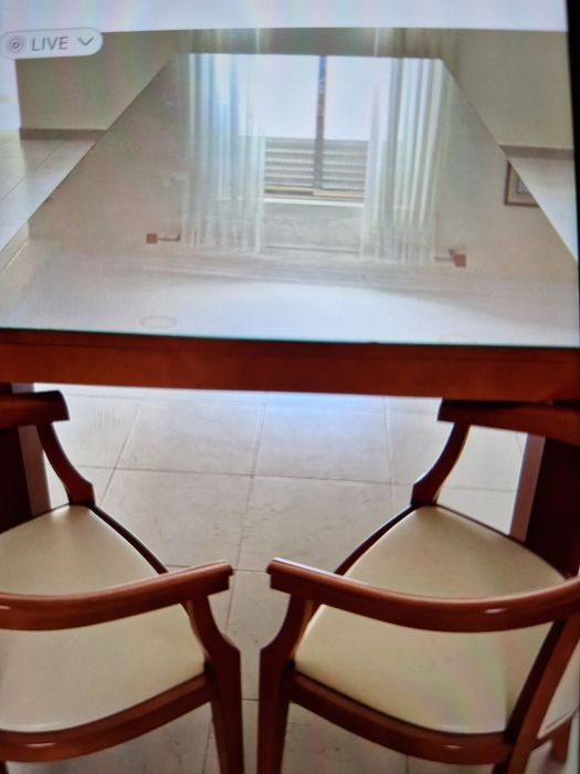 Mesa de nogueira 3m por 1,5m ,com tampo de vidro