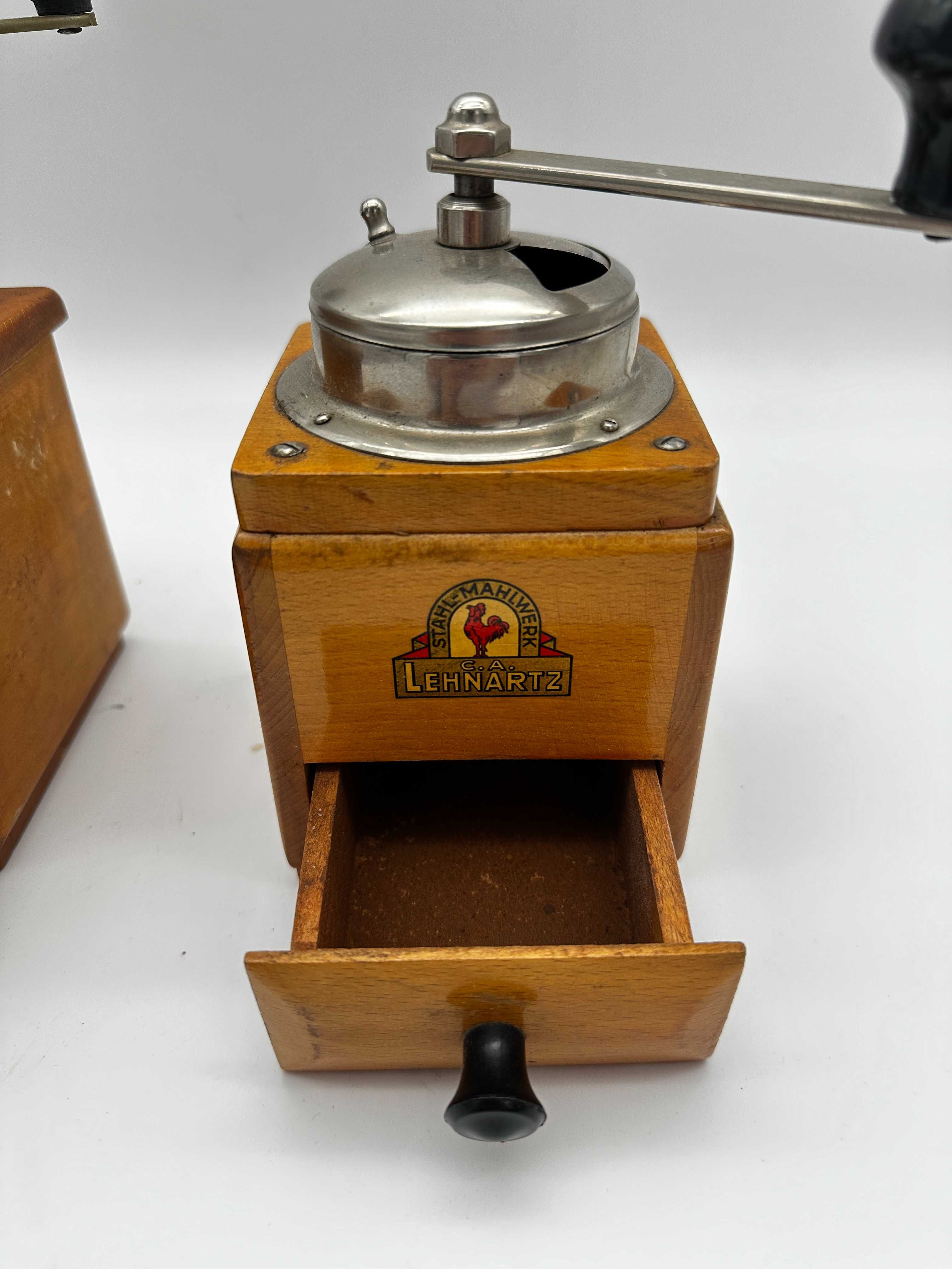 Stare ręczne młynki do kawy vintage kilka sztuk.