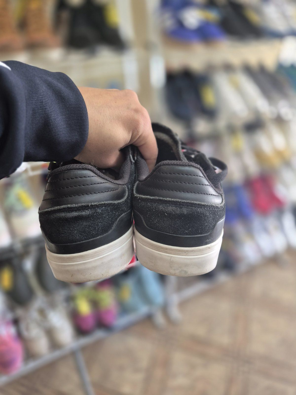 Чоловічі кеди Adidas Busenitz Vulc II(Оригінал-Б/У)42-26,5см.

Источни