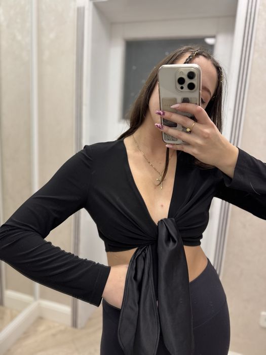 Топ на запах з шовковими вставками з довгим рукавом