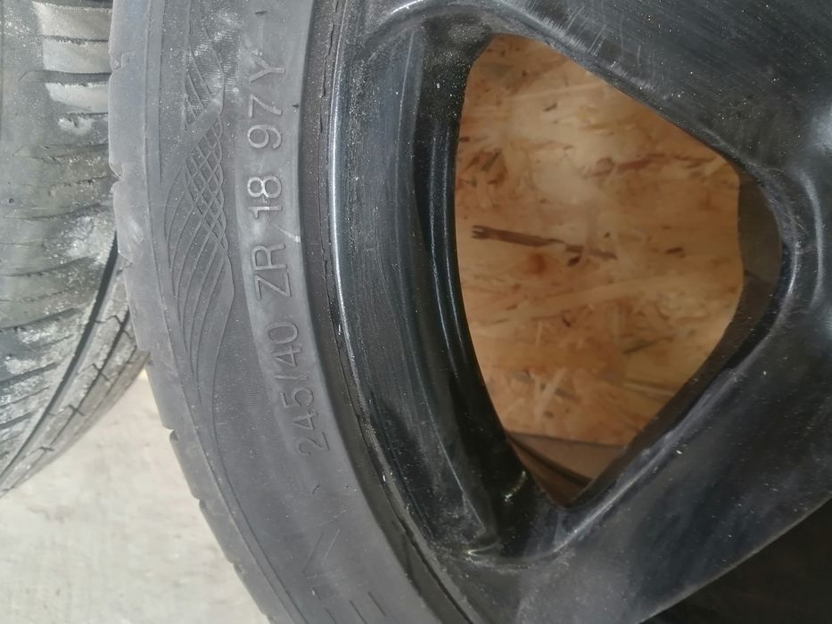Продаю колісні диски r18 з літньою гумою для vag
