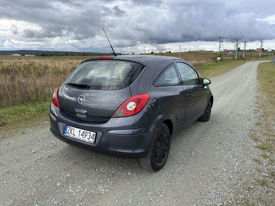 Opel Corsa D 1.2 benzyna 80 koni klima tempomat centralny zamek