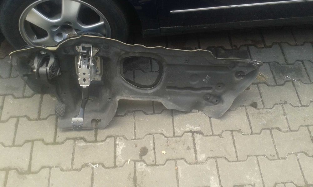 ŚCIANA GRODZIOWA volkswagen  passat b6