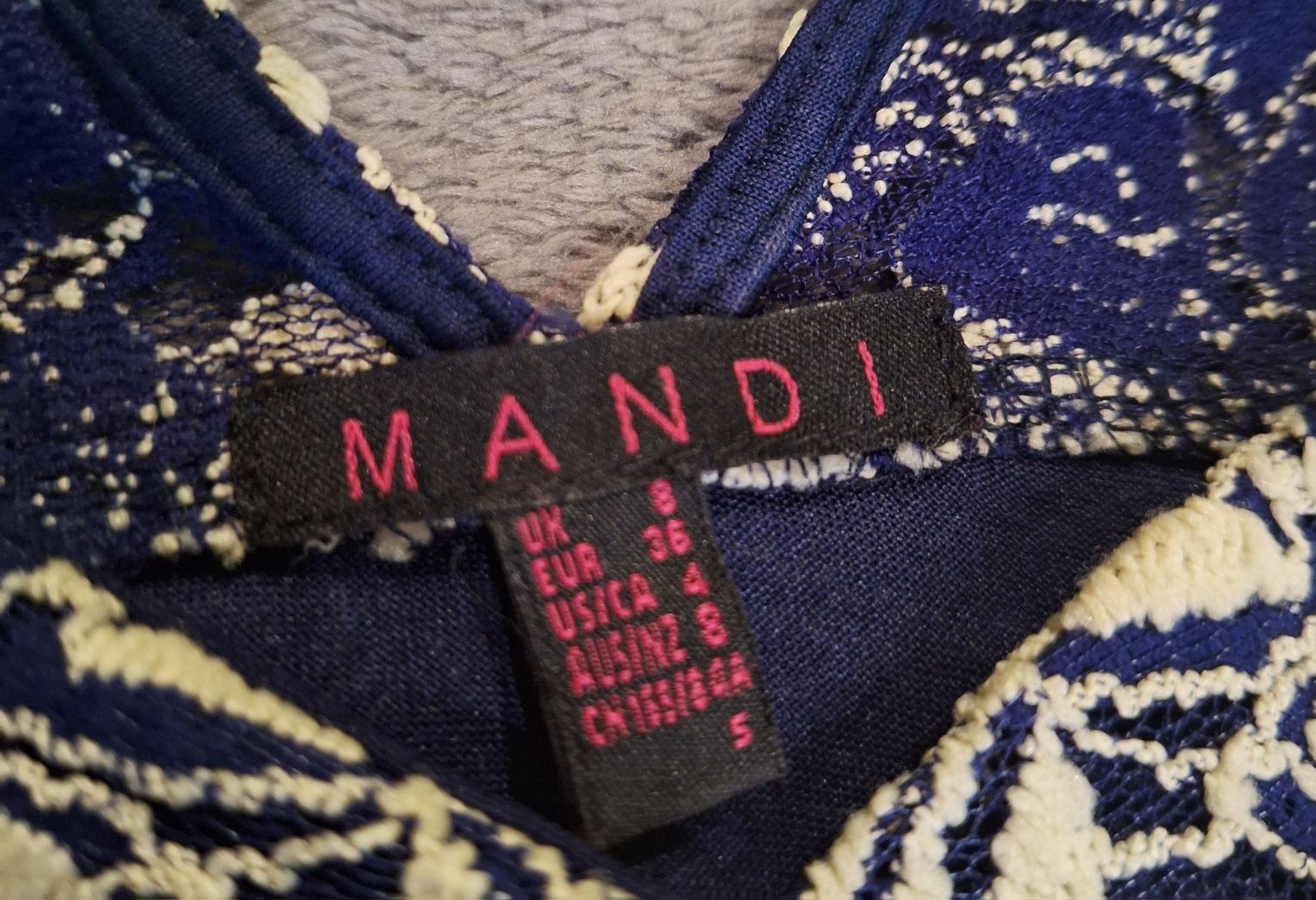 Piękna sukienka marka Mandi rozmiar S 36