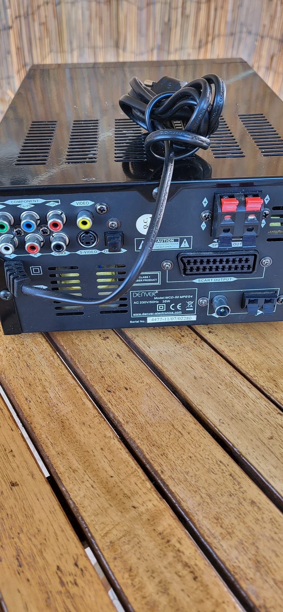 Leitor de DVD e CD com cartão SD e USB