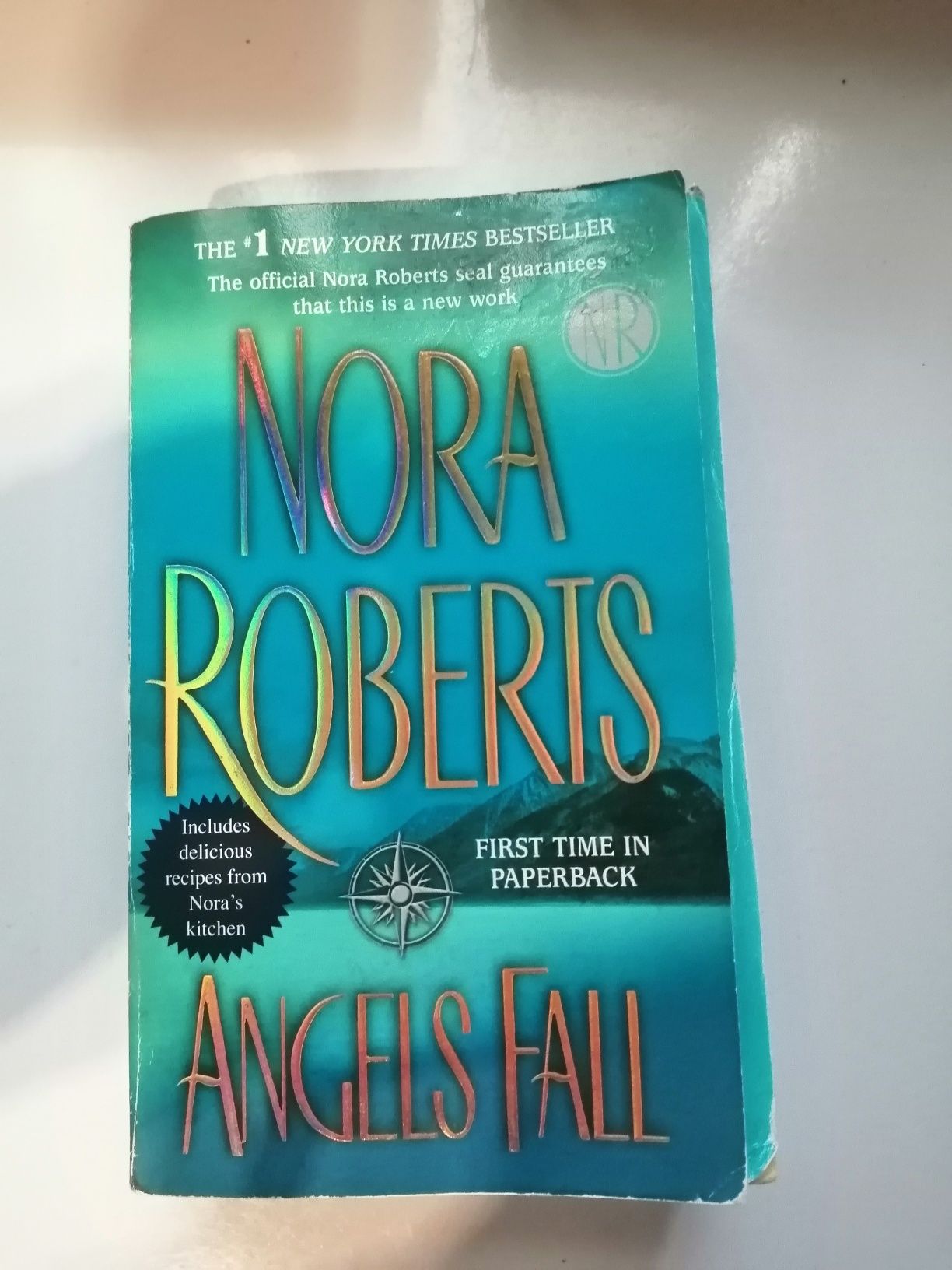 Livro Nora Roberts angels fall