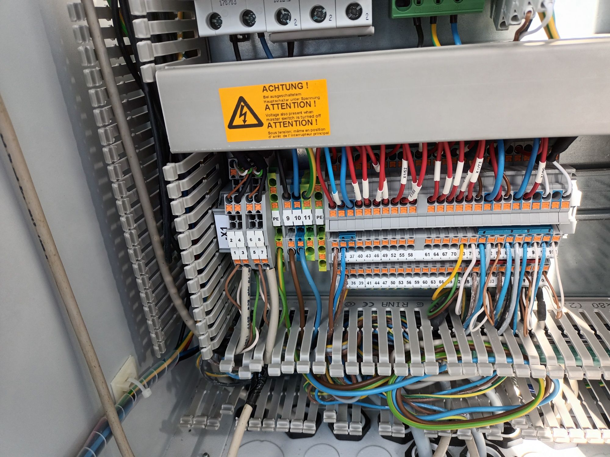 Eletricista / Canalizador serviço profissional
