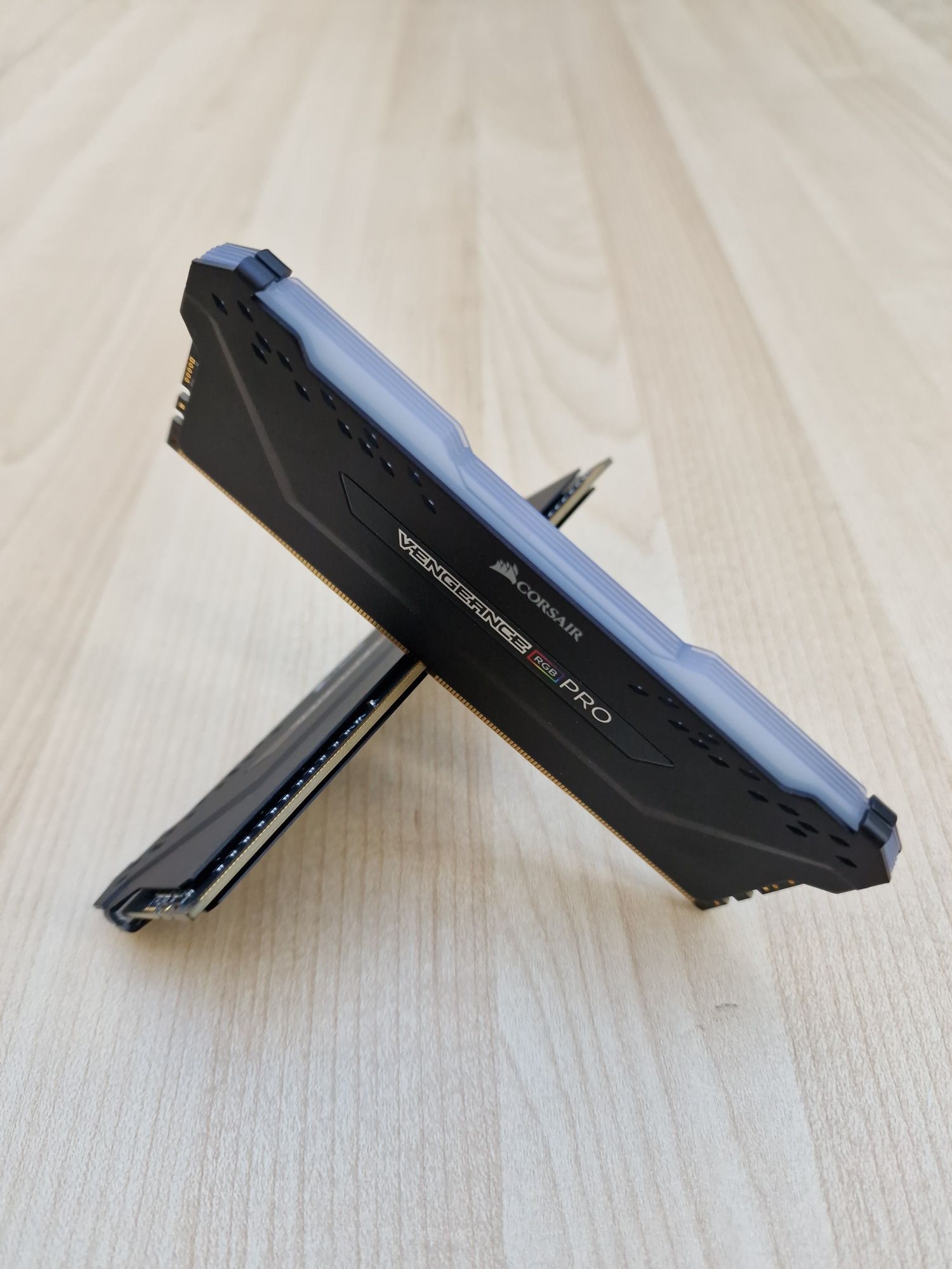 Pamięć RAM 16GB Corsair Vengeance RGB pro 3200MHz DDR4