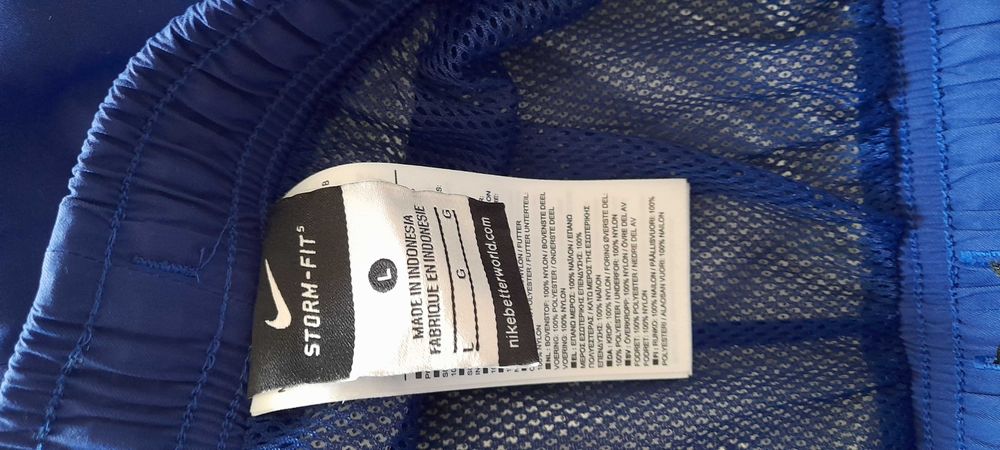 Продам Nike Storm-Fit  size L