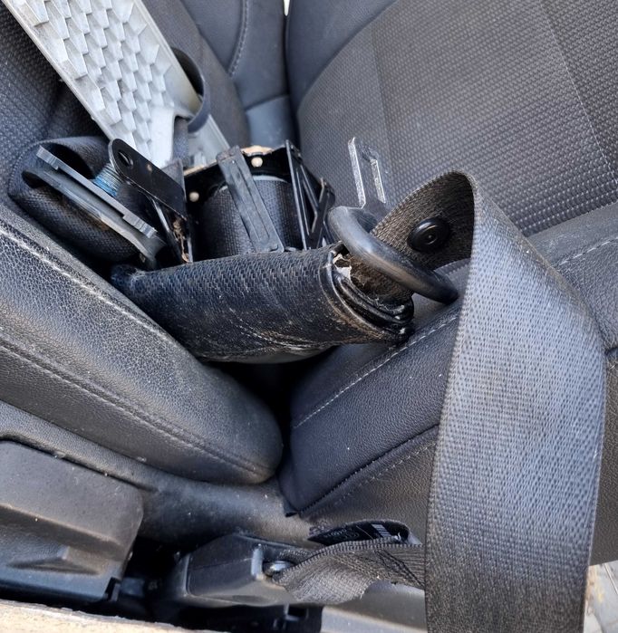 Napinacz dopinacz pas opel insignia a