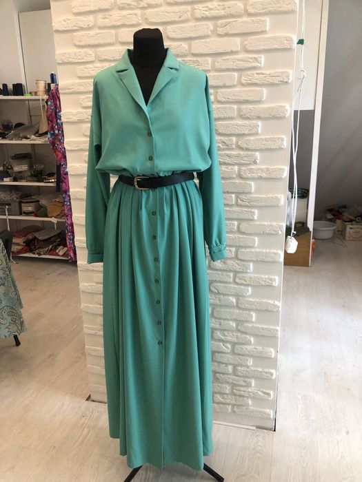 Жиноча довга сукня