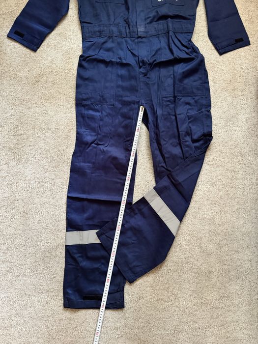 Kombinezon roboczy z odblaskowymi paskami