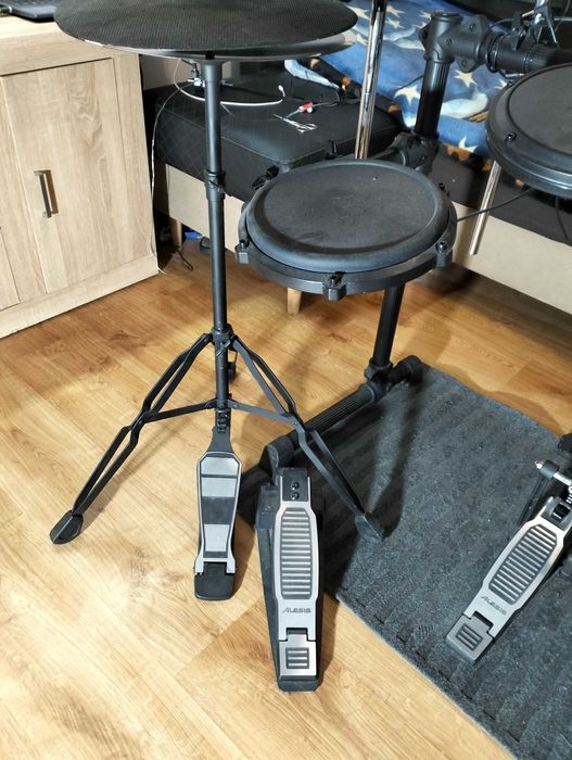 Perkusja elektroniczna.