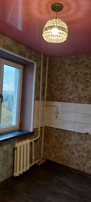 Однокімнатна з косметичним ремонтом