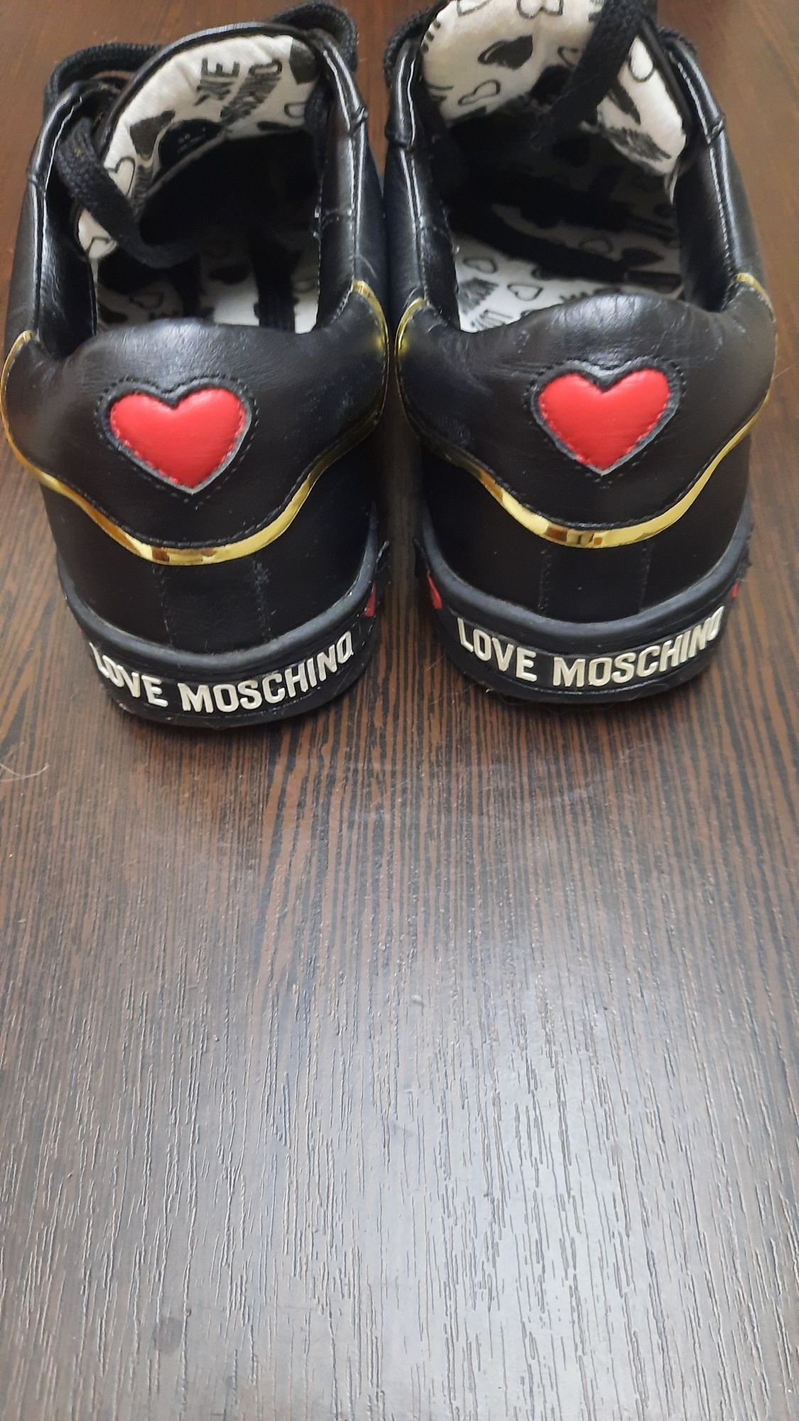 Жіночі кросівки Moschino Love  36р