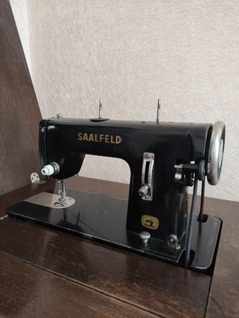Швейна машинка SAALFELD