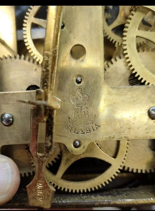 Antyk, duży zegar ścienny z wahadłem  Gustav Becker  Silesia