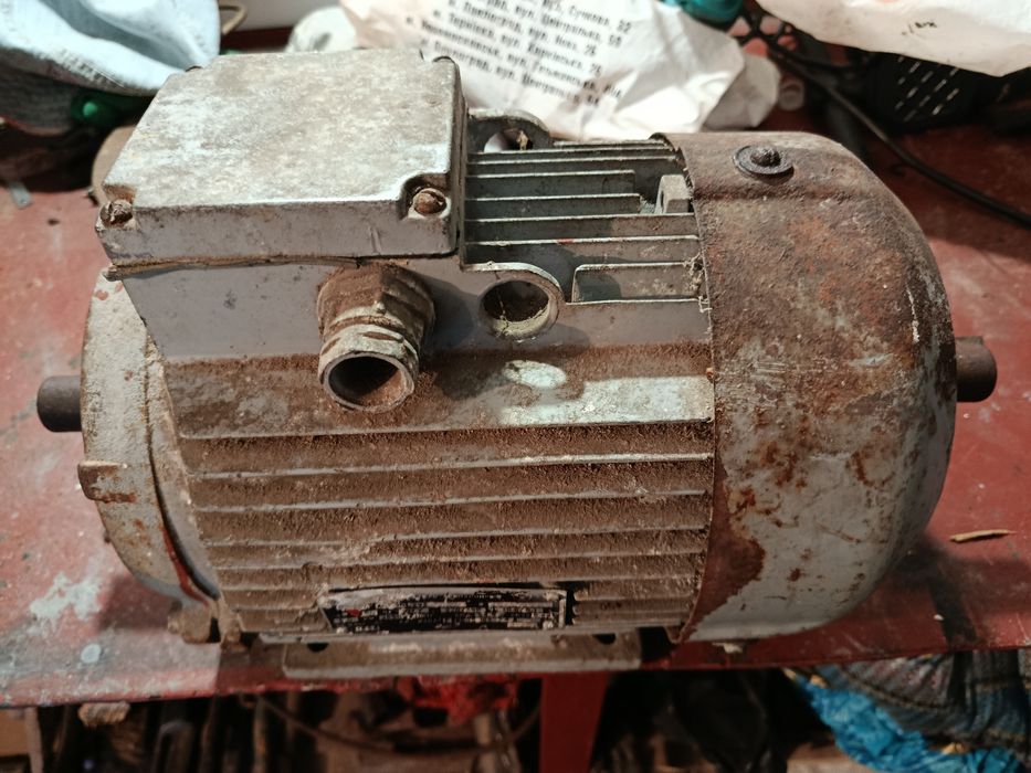 Продам электро двигатель