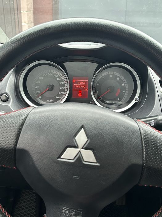 Mitsubishi lancer х 10.   1.5 газ/бензин