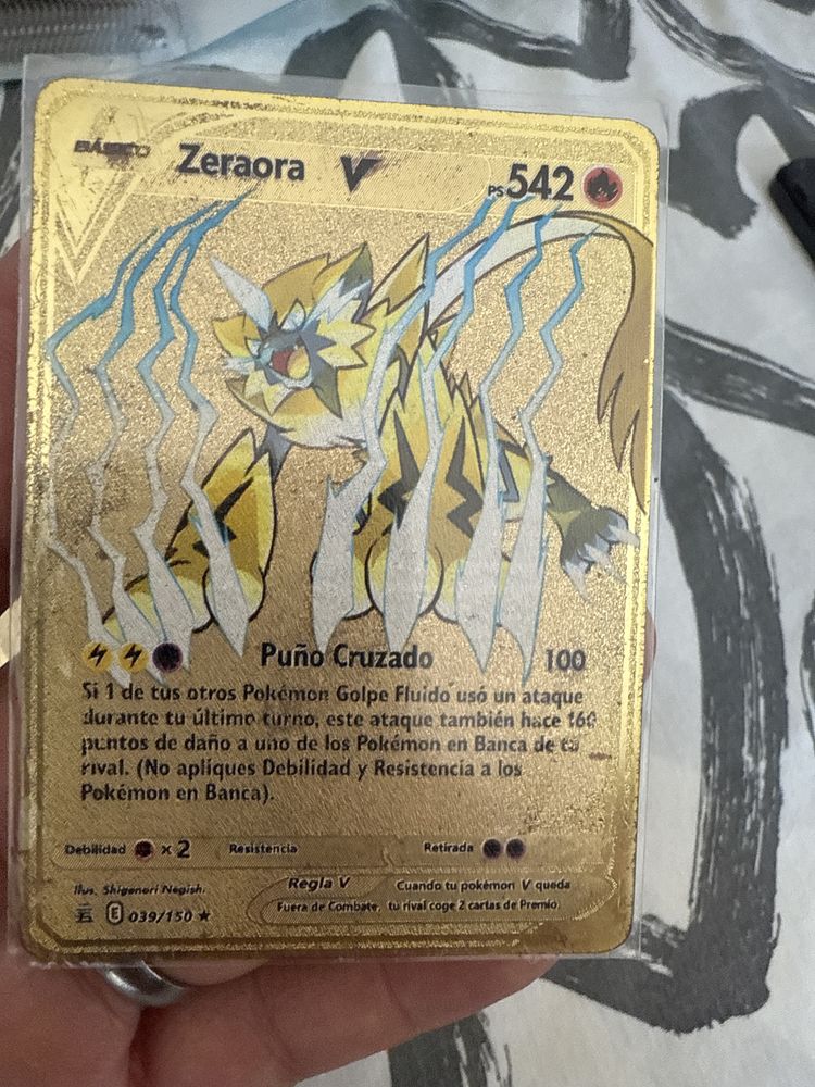Carta em metal do pokemon