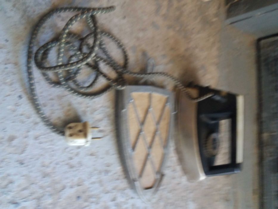 Утюг с подставкой