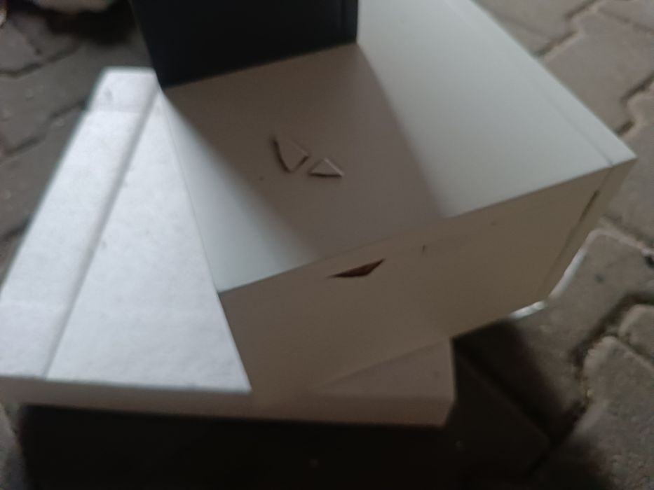 Kominek elektryczny wiszący 1000/2000W MDF pilot biały Klarstein NOWY