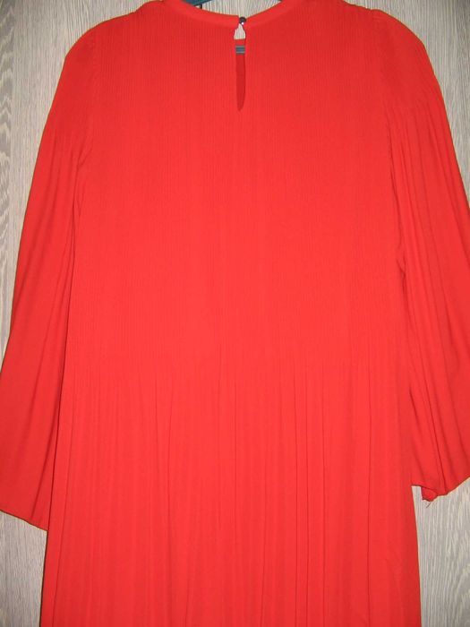 Платье алое ZARA