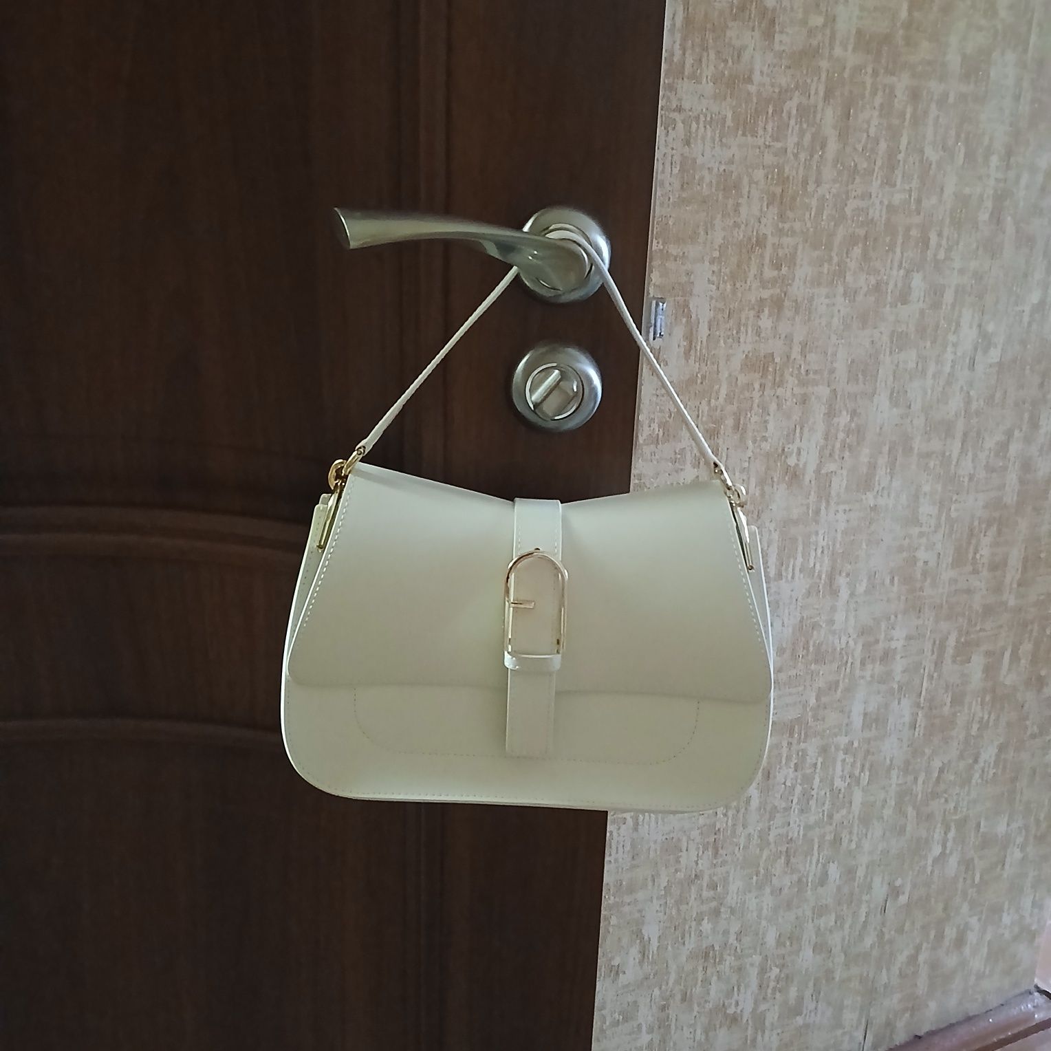 Сумка Furla  білого кольору