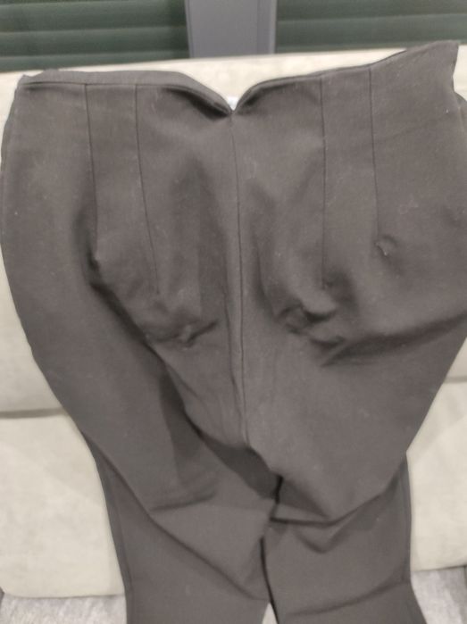Czarne damskie eleganckie spodnie marki Zara rozmiar S