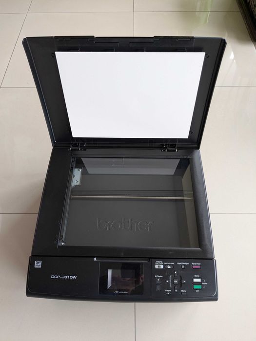 Impressora Multifunções jacto de tinta Brother DCP-J315W